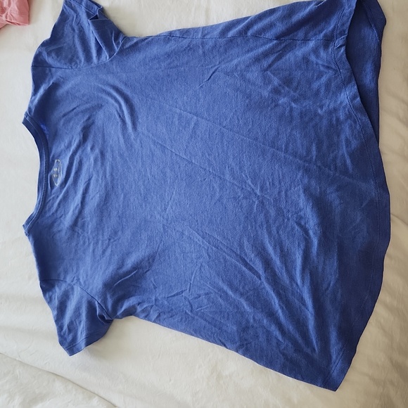Under Armor womens tshirt. Size medium - Picture 4 of 4
